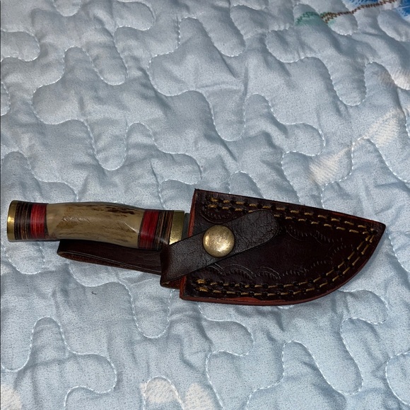 Handcrafted Leather Sheath Knife - Picture 1 of 10